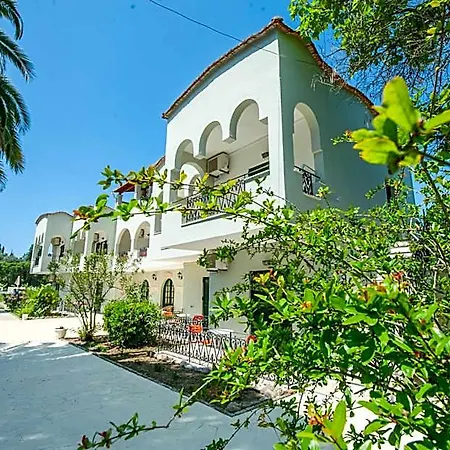Vassilis Paradise Garden فندق