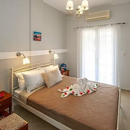 Vassilis Paradise Garden מלון