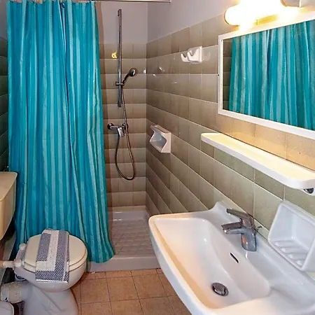 Vassilis Paradise Garden מלון 3*